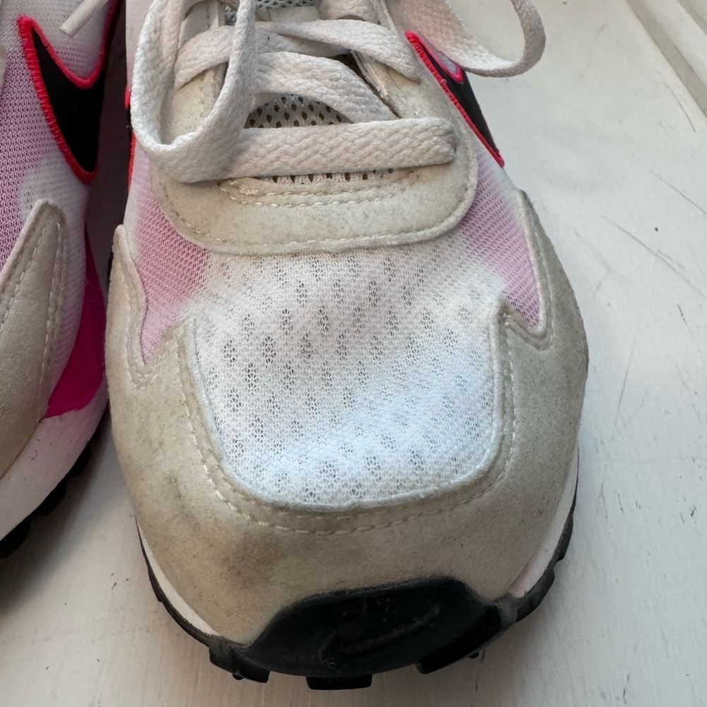 Nike Women's Air Max Solo White and Pink Sneakers - Picture 7 of 10